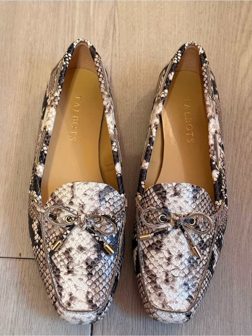 Talbots Snake Print Leather Driving Moc Loafers Womens 8.5M Bow Flats Slip On